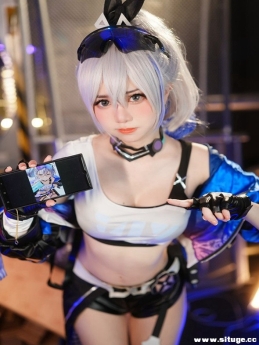 Sally Dorasnow NO.072  Silver Wolf[24P+3V349M]
